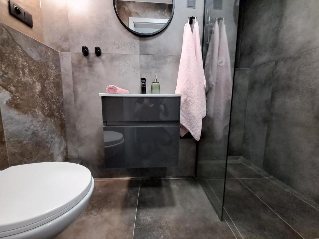 Dk Apartamenty Hotelove Giżycko Dış mekan fotoğraf