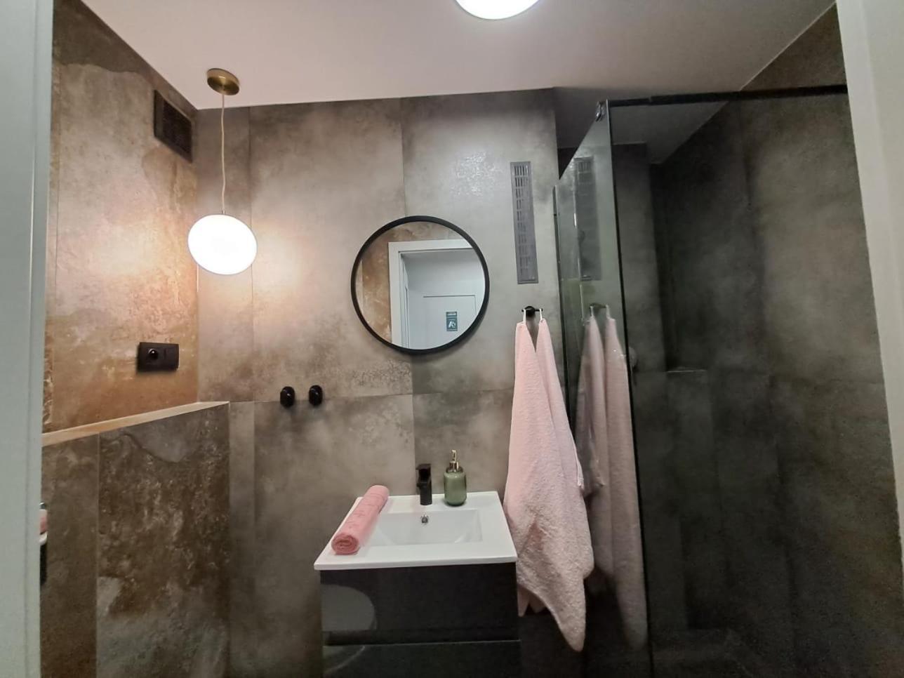 Dk Apartamenty Hotelove Giżycko Dış mekan fotoğraf