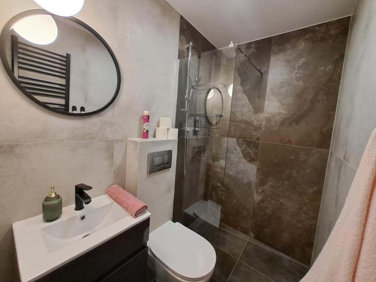 Dk Apartamenty Hotelove Giżycko Dış mekan fotoğraf